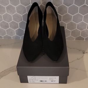 Ann Taylor suede shootie